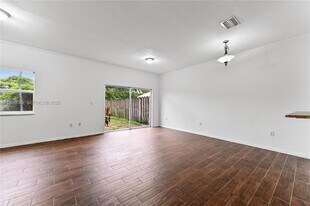 5043 SW 140th Terrace in Miramar, FL - Building Photo