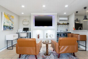 Sedona Peak in El Paso, TX - Building Photo