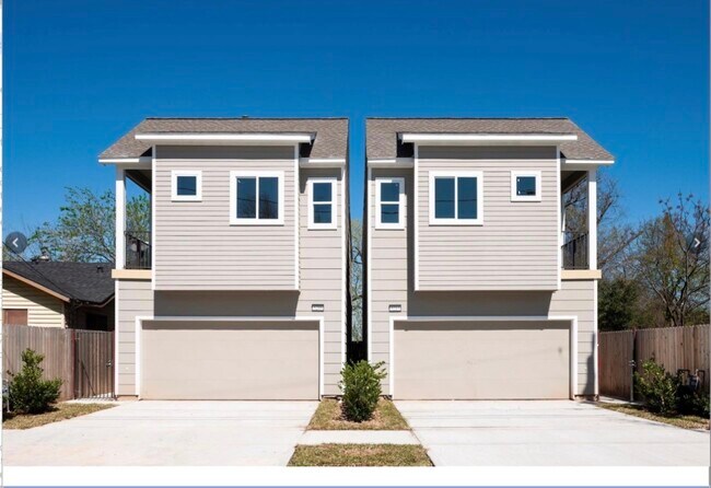 5209 Nichols St in Houston, TX - Building Photo - Building Photo