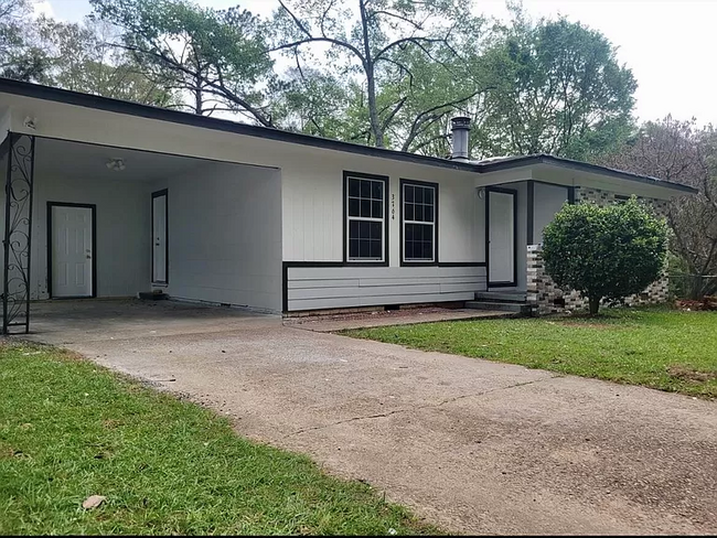 property at 3764 Camilla Dr