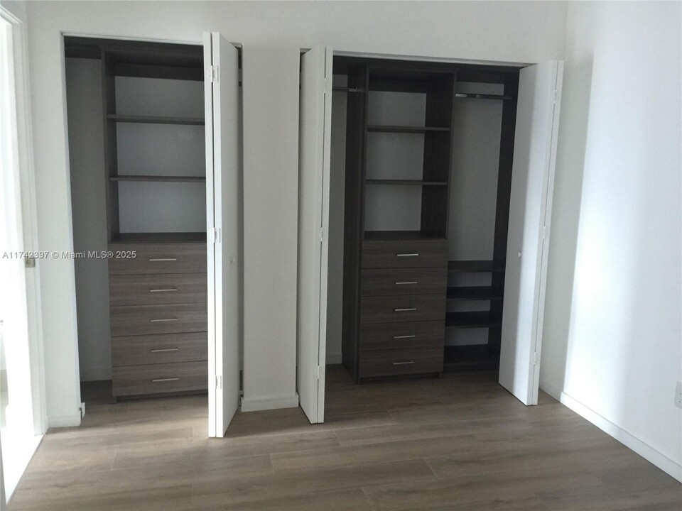1100 S Miami Ave, Unit 1902 in Miami, FL - Building Photo