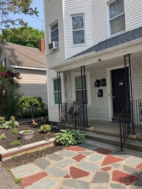 property at 18 White St Pl