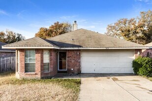 2612 Pearl in Seagoville, TX - Building Photo