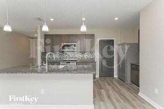 7944 Pelican Reed Cir in Wesley Chapel, FL - Building Photo - Building Photo