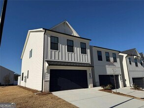 7253 Mulberry St in Flowery Branch, GA - Foto de edificio - Building Photo