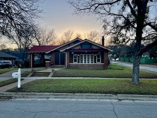 1109 NW 4th Ave in Mineral Wells, TX - Foto de edificio