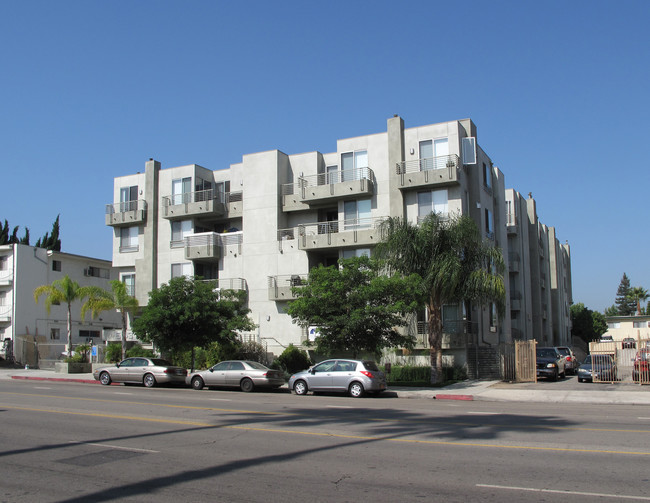 White Oak Regency in Encino, CA - Foto de edificio - Building Photo