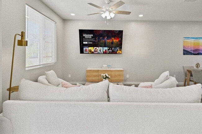 property at 6612 W Paradise Ln