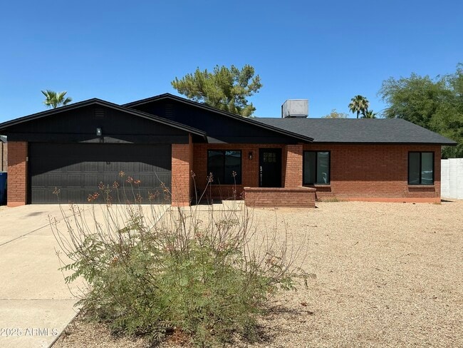 5038 E Winchcomb Dr in Scottsdale, AZ - Building Photo - Building Photo