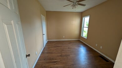 426 W Elm St, Unit A in Kent, OH - Foto de edificio - Building Photo