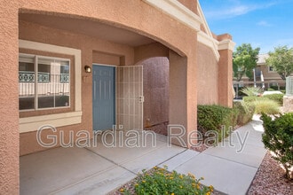 401 Pine Haven St in Las Vegas, NV - Building Photo - Building Photo