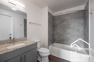 2340 N California Ave in Chicago, IL - Building Photo - Building Photo