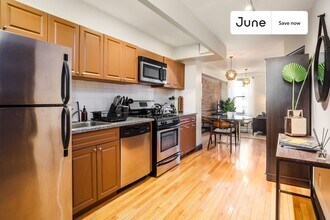 356 W 39th St in New York, NY - Building Photo - Building Photo