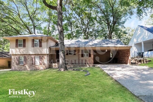 property at 3233 Earl Dr