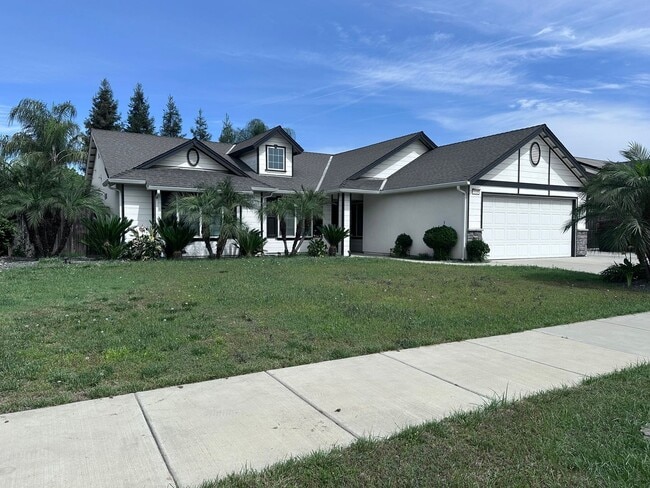 3316 W Wren Ave in Visalia, CA - Building Photo - Building Photo