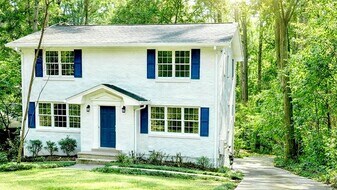 1127 Clifton Rd NE in Atlanta, GA - Building Photo