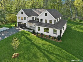 20 Marianne Rd in Darien, CT - Building Photo