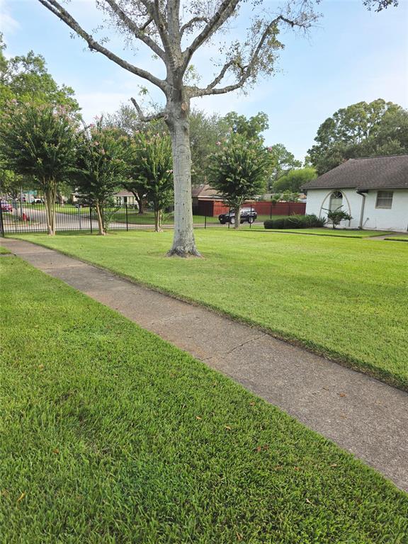 property at 4004 Laura Leigh Dr