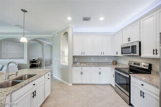 19302 Elston Wy in Estero, FL - Foto de edificio - Building Photo