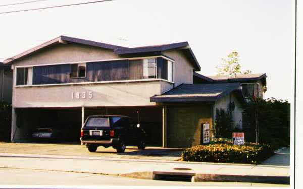 1835 W 166th St in Gardena, CA - Foto de edificio