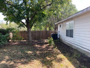 13106 Forum Rd in Universal City, TX - Building Photo - Building Photo