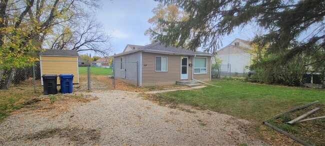 property at 869 Elmhurst Rd