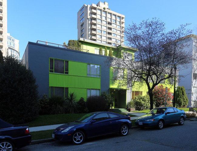 1255 Comox St in Vancouver, BC - Building Photo - Building Photo