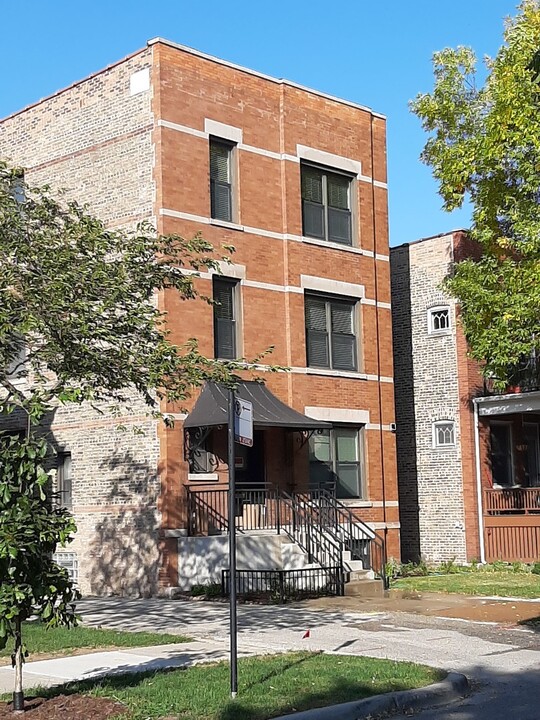 1630 W Gregory St in Chicago, IL - Building Photo