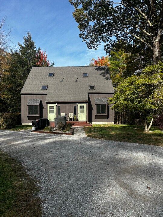 88 Ruffled Rd in Henniker, NH - Building Photo