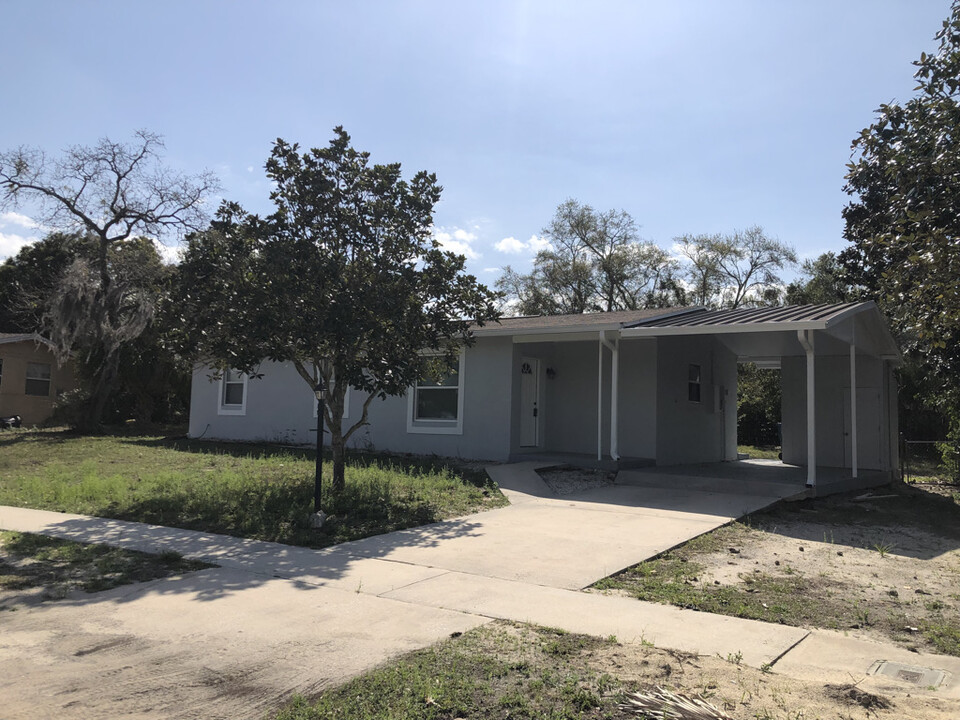 7004 Merrick Ln in Spring Hill, FL - Building Photo