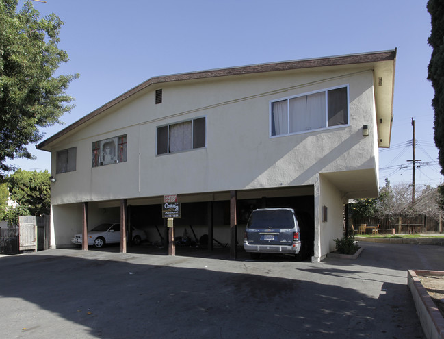 630 Ward St in La Habra, CA - Foto de edificio - Building Photo