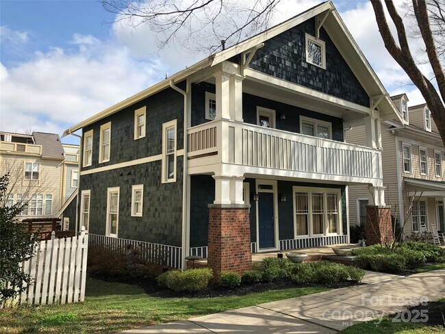 property at 719 E 9th St