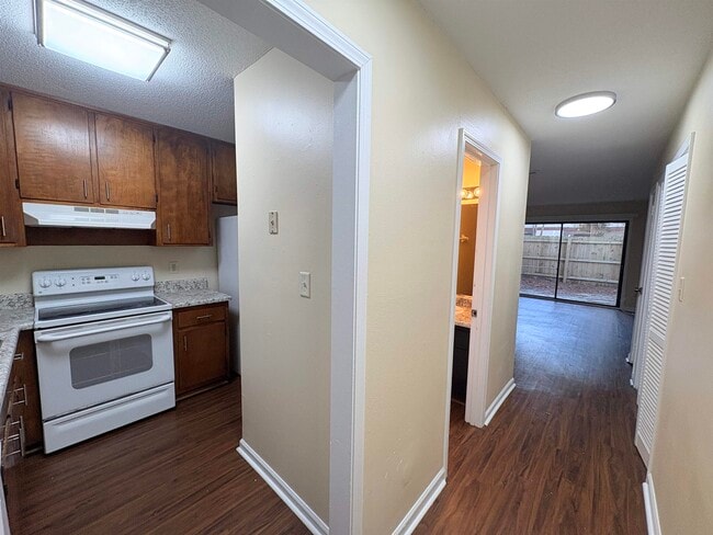 3701 Donovan Dr in Tallahassee, FL - Building Photo - Building Photo