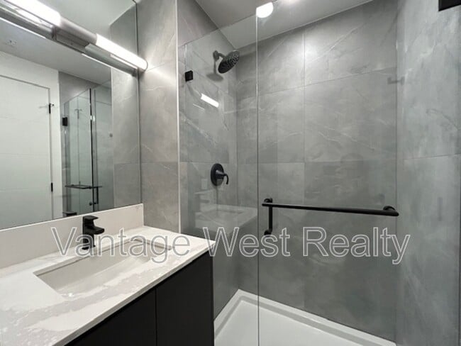 720-720 K. L. O. Rd in Kelowna, BC - Building Photo - Building Photo