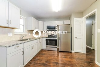 404 SW Keystone Dr in Blue Springs, MO - Building Photo - Building Photo