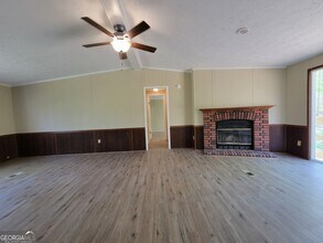 1368 Dee Kennedy Rd in Auburn, GA - Building Photo - Building Photo