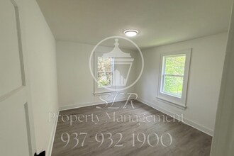 3925 Hoover Ave in Dayton, OH - Building Photo - Building Photo