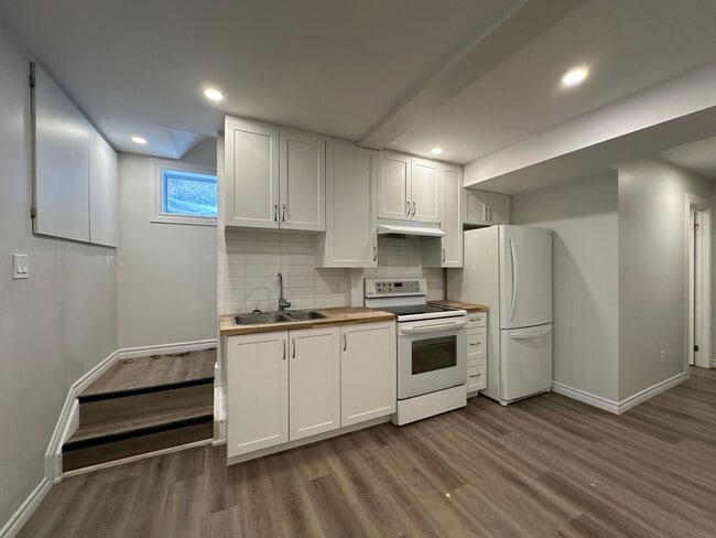 property at 103 Ritson Rd S