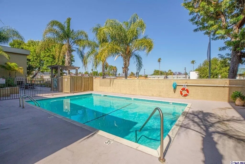 5009 Woodman Ave, Unit woodman in Sherman Oaks, CA - Foto de edificio