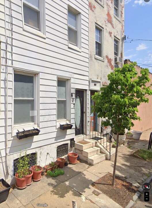 807 Alter St in Philadelphia, PA - Building Photo