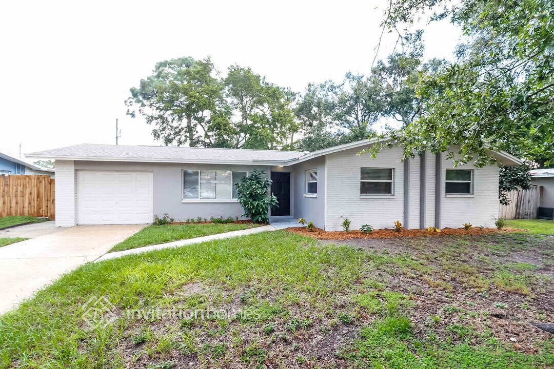 1752 Thames St in Clearwater, FL - Building Photo