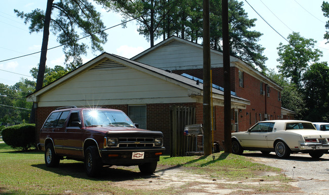 2409-2419 Bragg Blvd in Fayetteville, NC - Building Photo - Building Photo