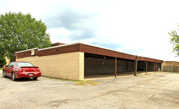 Maple Park Terrace in Maple Heights, OH - Building Photo - Building Photo