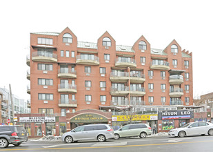 College Tower Condominums in Flushing, NY - Building Photo - Building Photo