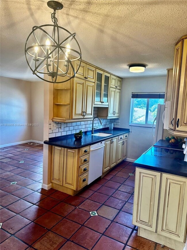 property at 1733 Mayo St