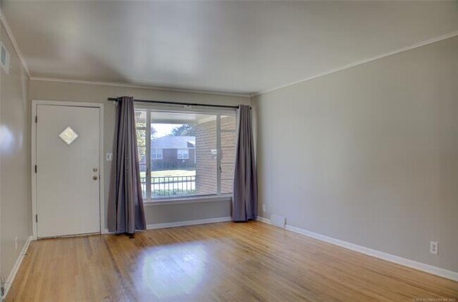 3741 E 30th St in Tulsa, OK - Foto de edificio - Building Photo