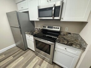 5325 Summerlin Rd in Ft. Myers, FL - Foto de edificio - Building Photo