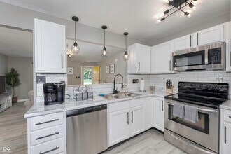 8126 Xenia Dr in Indianapolis, IN - Building Photo - Building Photo