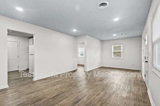 3043 Terry Dr in North Charleston, SC - Building Photo - Building Photo