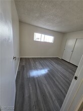 1075 E Desert Inn Rd in Las Vegas, NV - Building Photo - Building Photo